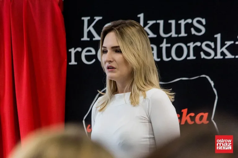 Konkurs recytatorski w starej elektrowni (zdjęcia, wideo)