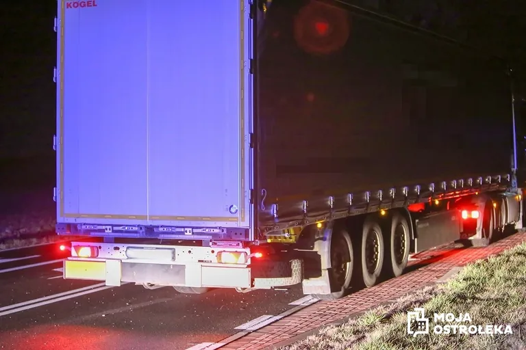 Kierowca osobowego audi zmarł w szpitalu (zdjęcia z wypadku)