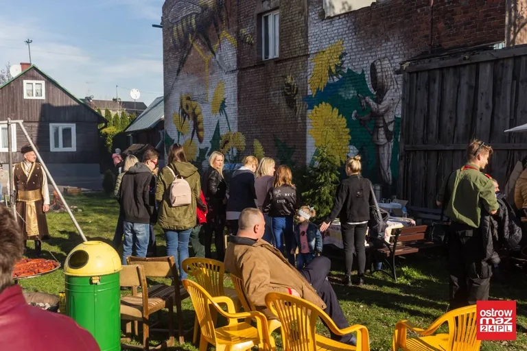 Wspólne śniadanie na Skwerku Obfitości (zdjęcia, wideo)
