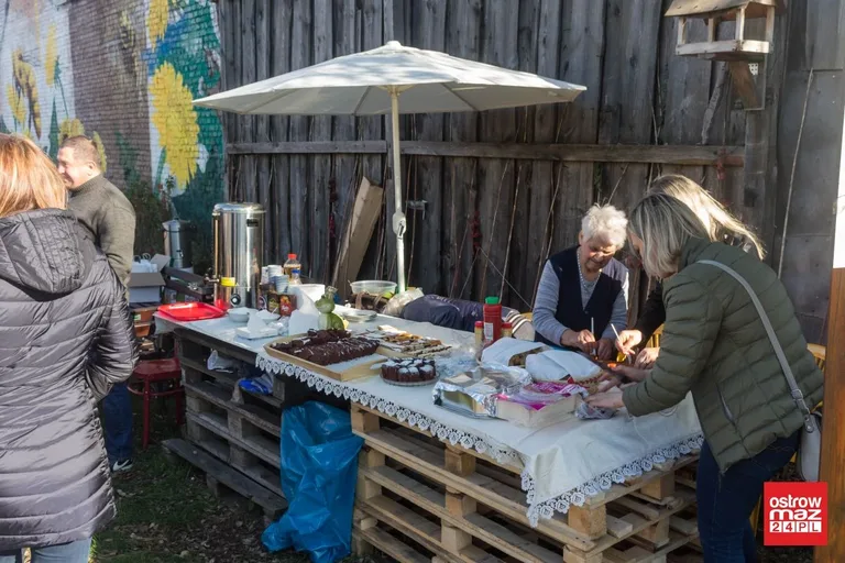 Wspólne śniadanie na Skwerku Obfitości (zdjęcia, wideo)