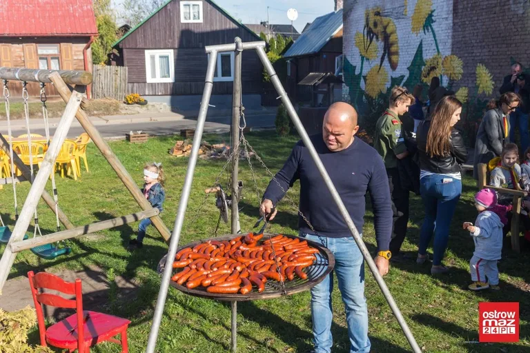 Wspólne śniadanie na Skwerku Obfitości (zdjęcia, wideo)