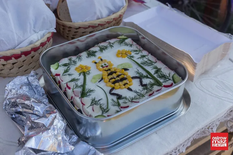 Wspólne śniadanie na Skwerku Obfitości (zdjęcia, wideo)