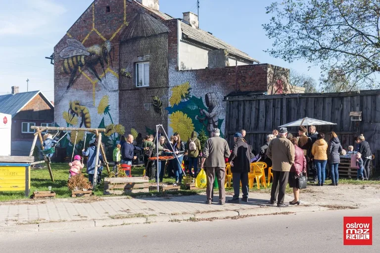 Wspólne śniadanie na Skwerku Obfitości (zdjęcia, wideo)