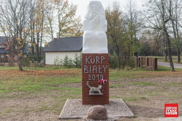Odsłonięto pomnik Kurpia Białego w Nowej Osuchowej (zdjęcia)