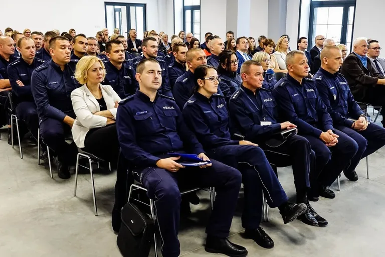 Debata społeczna z policjantami (zdjęcia)