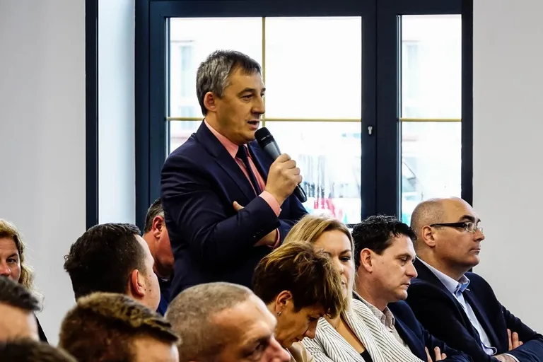 Debata społeczna z policjantami (zdjęcia)