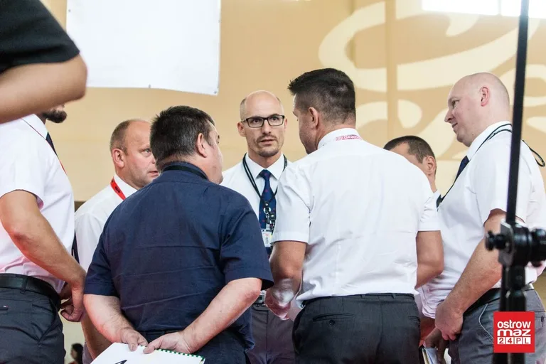 Setki karateków na macie w Sadownem (zdjęcia, wideo)