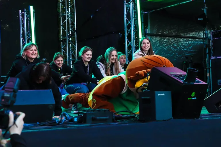 Pierwszy dzień Dni Ostrowi przyciągnął tłumy. Kizo dał największy koncert (zdjęcia)