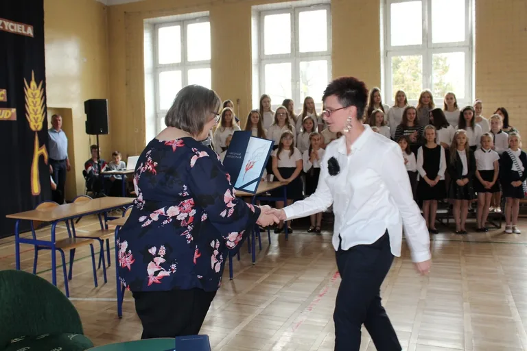 Dzień Edukacji Narodowej w ostrowskiej "jedynce" (zdjęcia)
