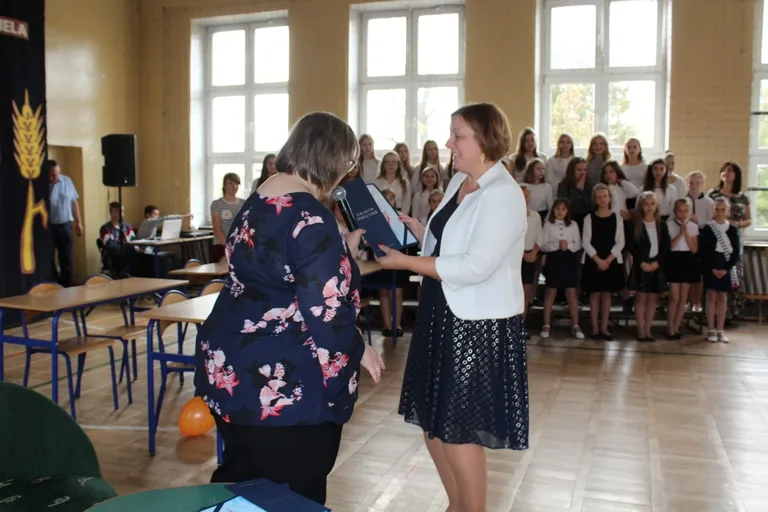 Dzień Edukacji Narodowej w ostrowskiej "jedynce" (zdjęcia)