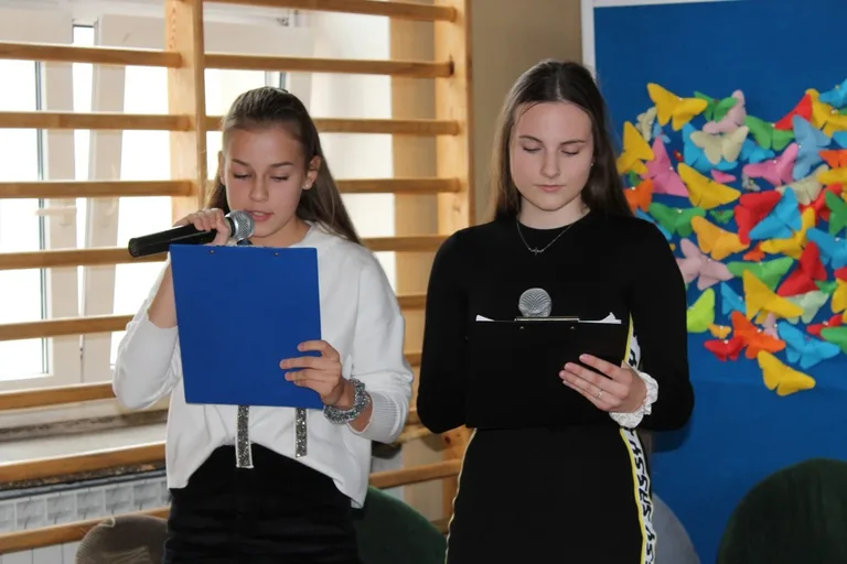 Dzień Edukacji Narodowej w ostrowskiej "jedynce" (zdjęcia)