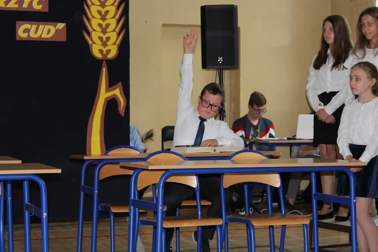 Dzień Edukacji Narodowej w ostrowskiej "jedynce" (zdjęcia)