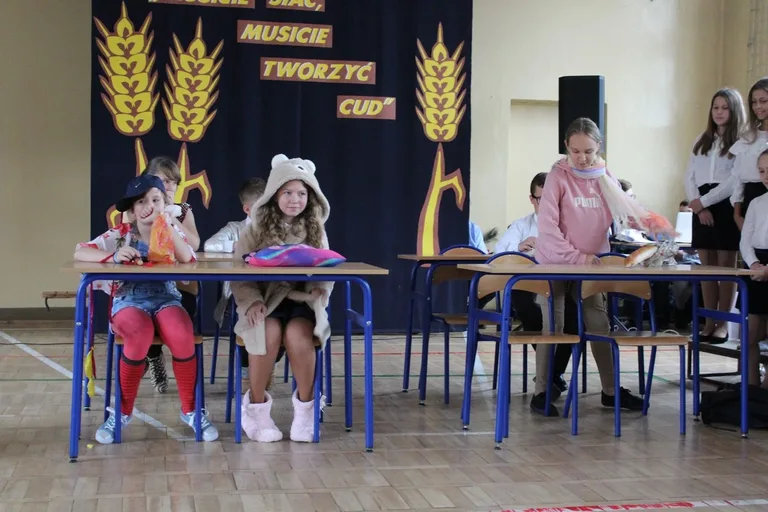 Dzień Edukacji Narodowej w ostrowskiej "jedynce" (zdjęcia)