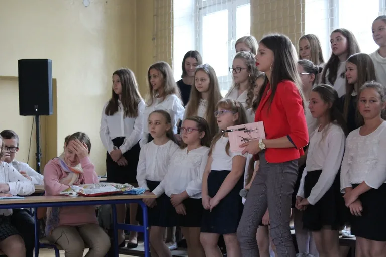 Dzień Edukacji Narodowej w ostrowskiej "jedynce" (zdjęcia)