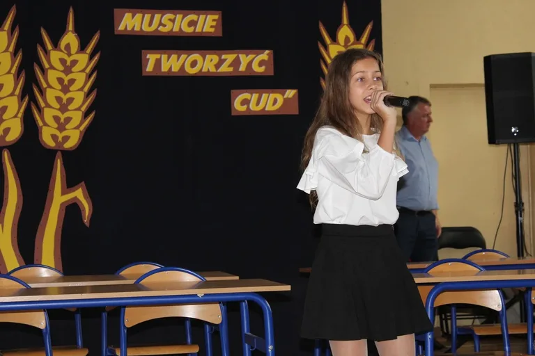 Dzień Edukacji Narodowej w ostrowskiej "jedynce" (zdjęcia)