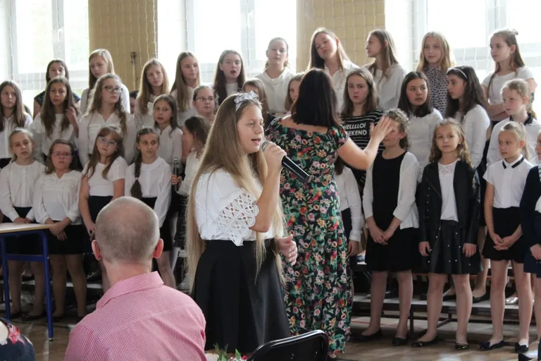 Dzień Edukacji Narodowej w ostrowskiej "jedynce" (zdjęcia)
