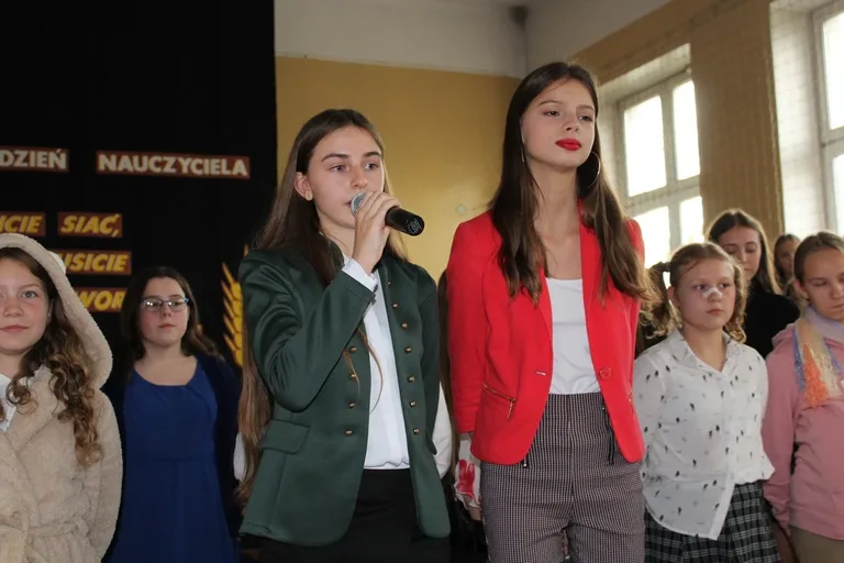 Dzień Edukacji Narodowej w ostrowskiej "jedynce" (zdjęcia)