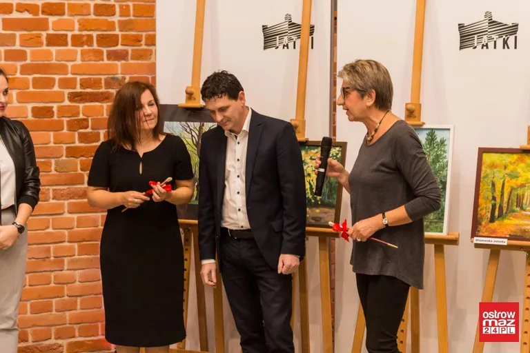 Prace pracowni plastycznej UTW w Jatkach (zdjęcia)