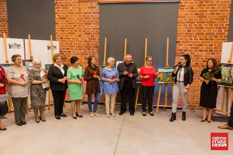 Prace pracowni plastycznej UTW w Jatkach (zdjęcia)