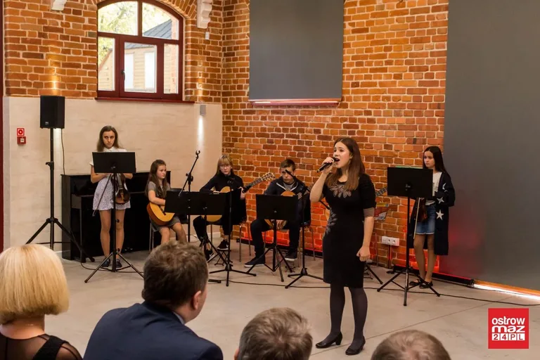 Miejski Dzień Edukacji Narodowej. Włodarz miasta nagrodził nauczycieli (zdjęcia, wideo)