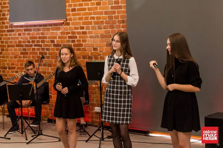Miejski Dzień Edukacji Narodowej. Włodarz miasta nagrodził nauczycieli (zdjęcia, wideo)