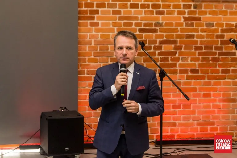 Miejski Dzień Edukacji Narodowej. Włodarz miasta nagrodził nauczycieli (zdjęcia, wideo)