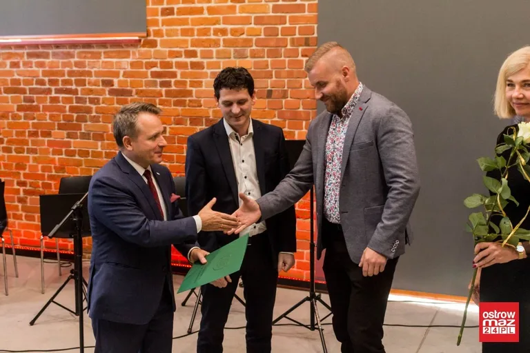 Miejski Dzień Edukacji Narodowej. Włodarz miasta nagrodził nauczycieli (zdjęcia, wideo)
