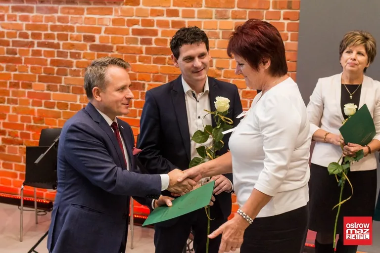 Miejski Dzień Edukacji Narodowej. Włodarz miasta nagrodził nauczycieli (zdjęcia, wideo)