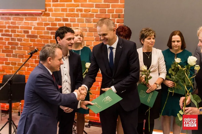Miejski Dzień Edukacji Narodowej. Włodarz miasta nagrodził nauczycieli (zdjęcia, wideo)