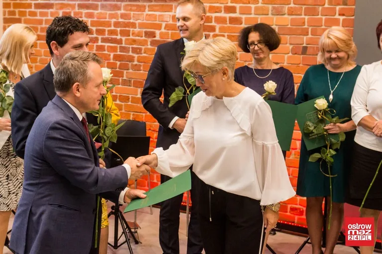 Miejski Dzień Edukacji Narodowej. Włodarz miasta nagrodził nauczycieli (zdjęcia, wideo)