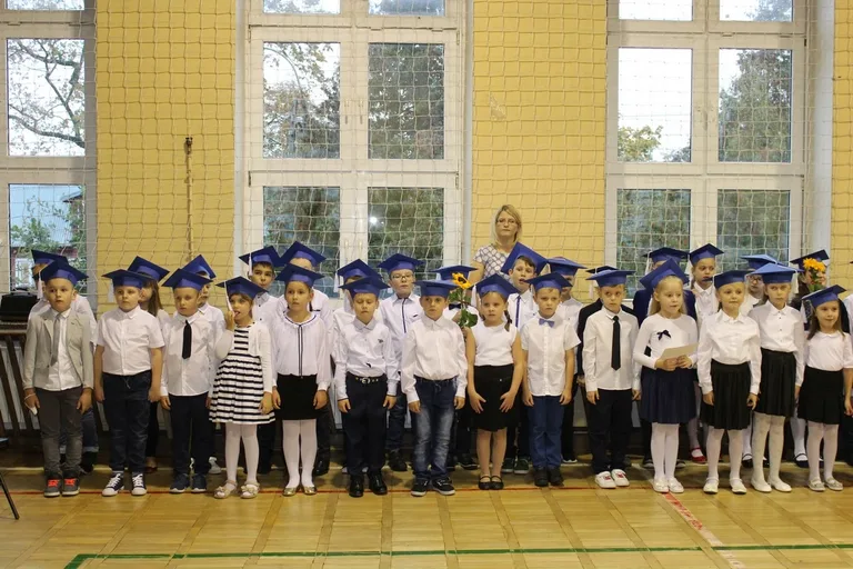Ślubowanie pierwszoklasistów w "jedynce" (zdjęcia)