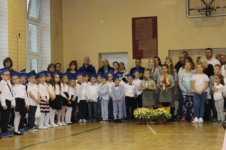 Ślubowanie pierwszoklasistów w "jedynce" (zdjęcia)