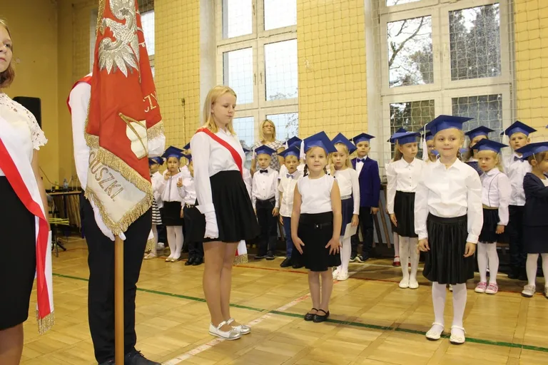 Ślubowanie pierwszoklasistów w "jedynce" (zdjęcia)