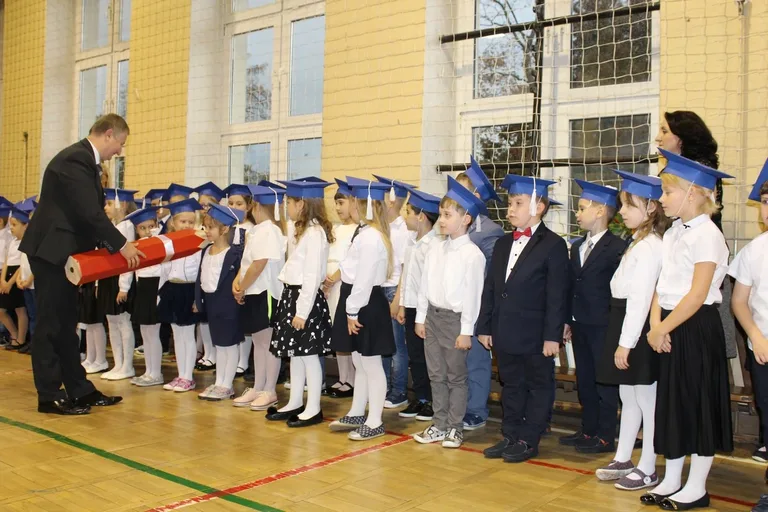 Ślubowanie pierwszoklasistów w "jedynce" (zdjęcia)