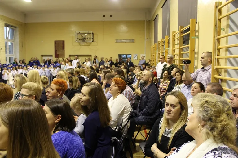 Ślubowanie pierwszoklasistów w "jedynce" (zdjęcia)