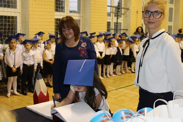 Ślubowanie pierwszoklasistów w "jedynce" (zdjęcia)