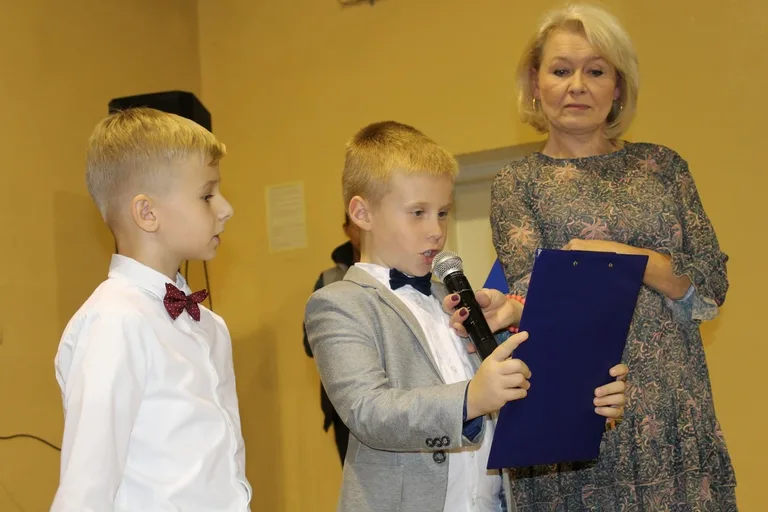 Ślubowanie pierwszoklasistów w "jedynce" (zdjęcia)