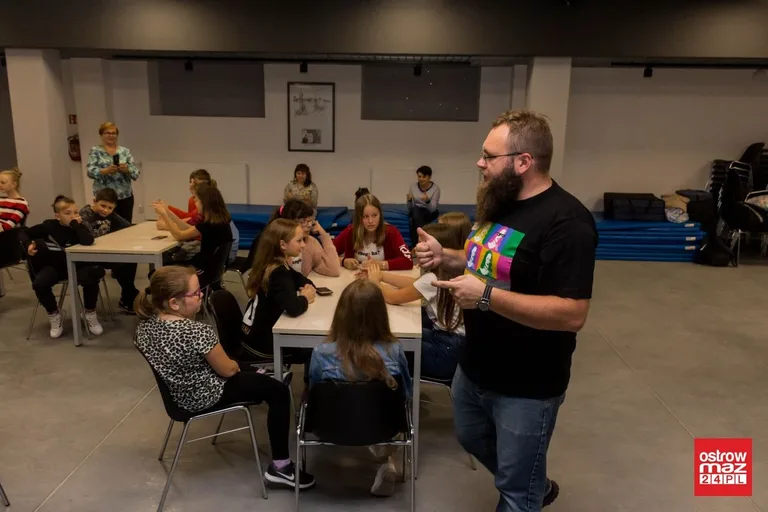 Noc eksperymentów z biblioteką za nami (zdjęcia)