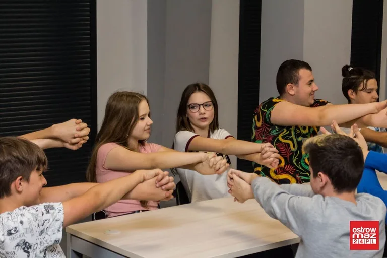 Noc eksperymentów z biblioteką za nami (zdjęcia)