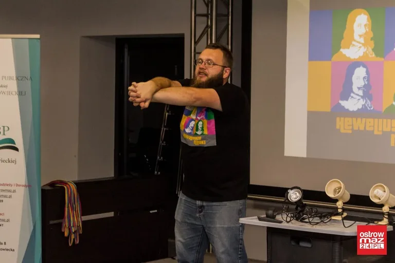 Noc eksperymentów z biblioteką za nami (zdjęcia)