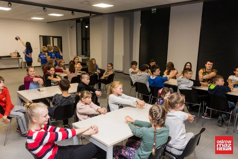 Noc eksperymentów z biblioteką za nami (zdjęcia)