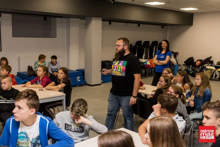 Noc eksperymentów z biblioteką za nami (zdjęcia)