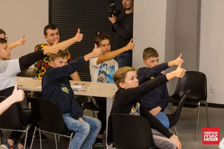 Noc eksperymentów z biblioteką za nami (zdjęcia)