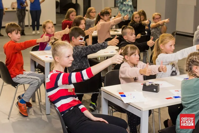 Noc eksperymentów z biblioteką za nami (zdjęcia)