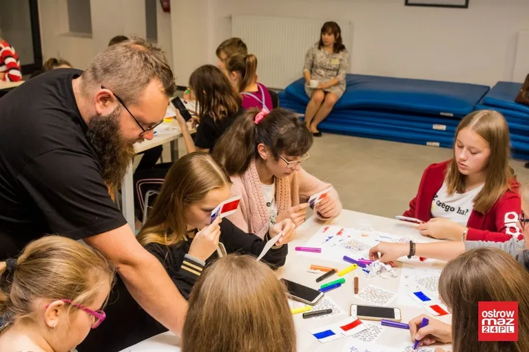 Noc eksperymentów z biblioteką za nami (zdjęcia)