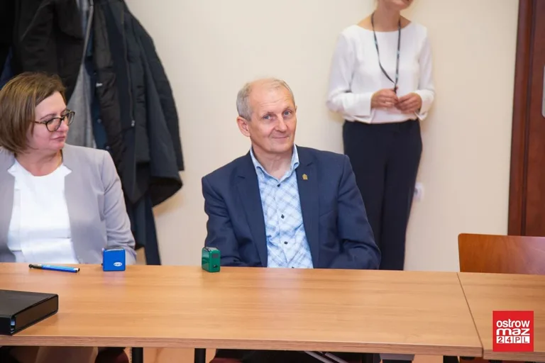 Pracownie z powiatu ostrowskiego dofinansowane (zdjęcia)