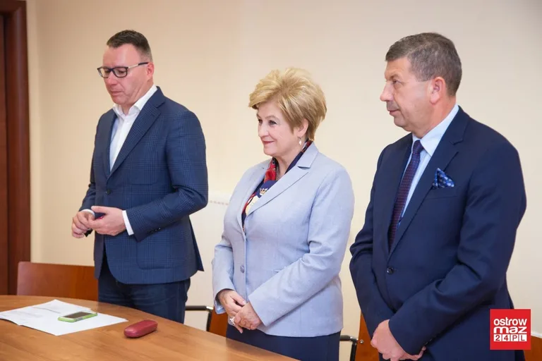 Pracownie z powiatu ostrowskiego dofinansowane (zdjęcia)