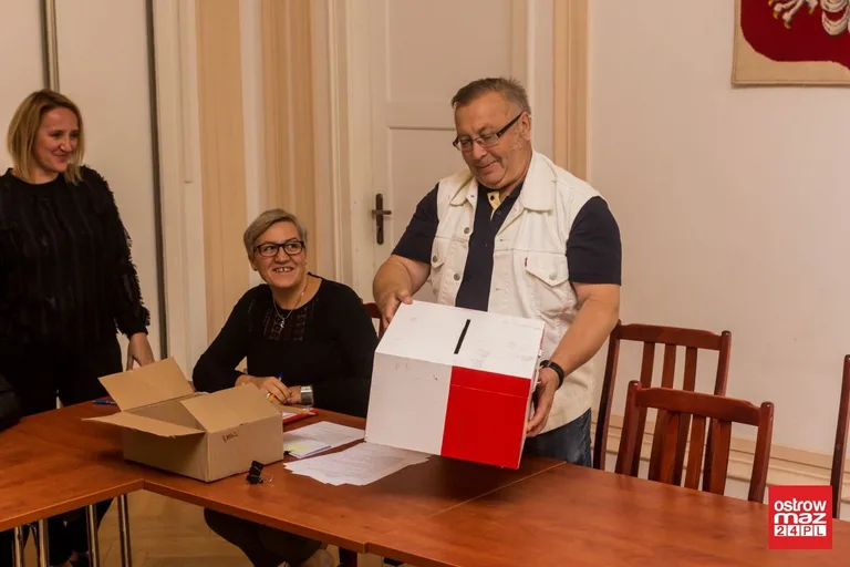 Znamy składy obwodowych komisji wyborczych w powiecie ostrowskim (zdjęcia)