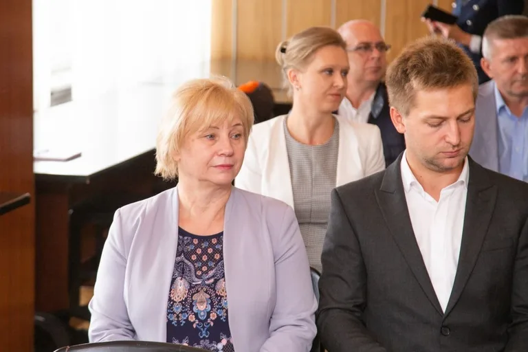 Miliony na budowę dróg w mieście i powiecie (zdjęcia)
