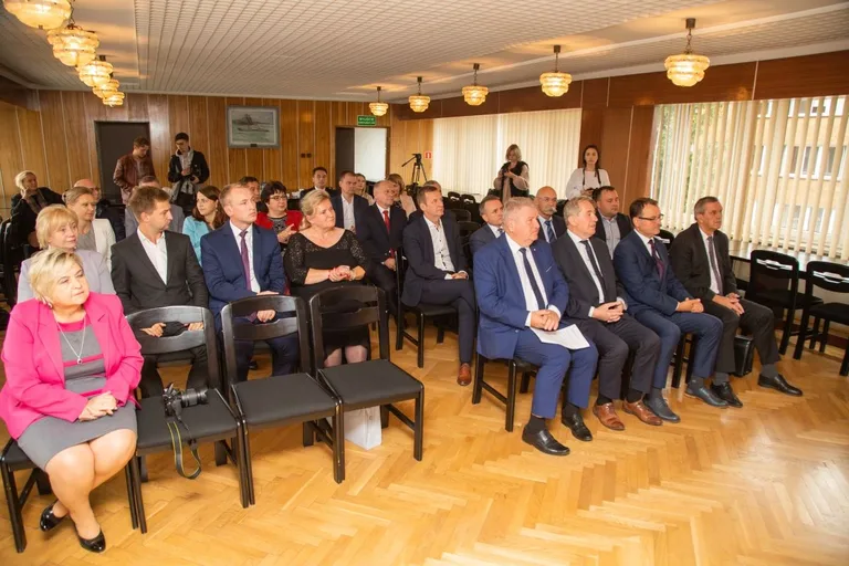 Miliony na budowę dróg w mieście i powiecie (zdjęcia)